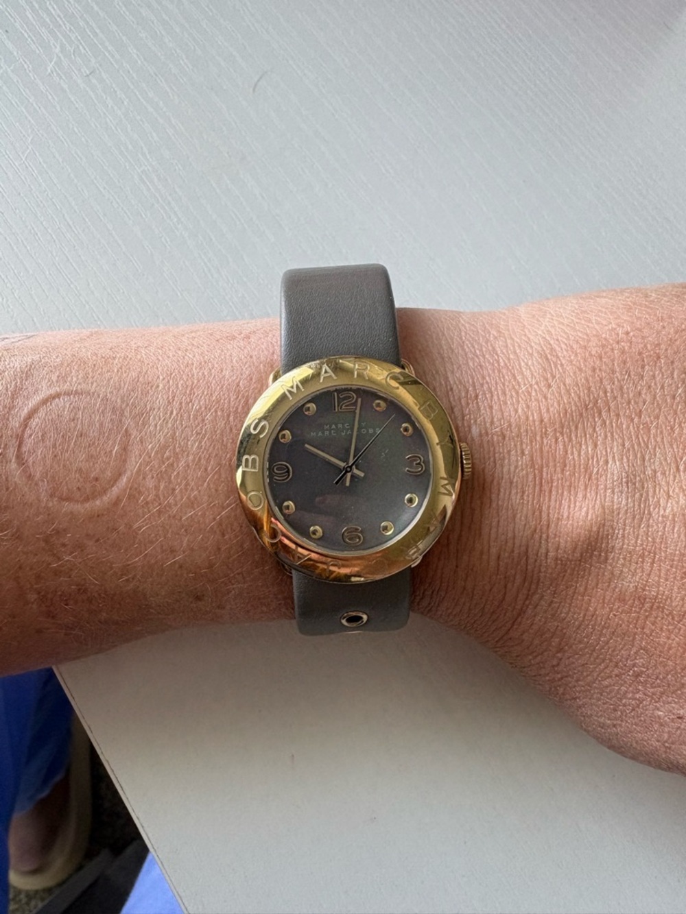 Marc Jacobs Gold-Tone Bezel Gray Dial Watch with Gray Leather Strap